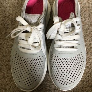 Women’s croc sneakers